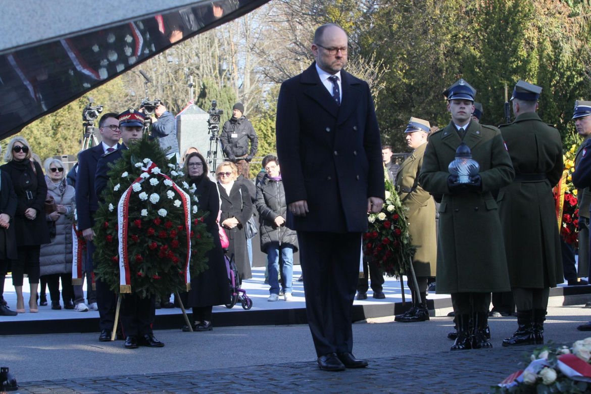 Obchody 16. rocznicy katastrofy smoleńskiej. Powązki