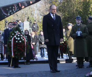 Obchody 16. rocznicy katastrofy smoleńskiej. Powązki