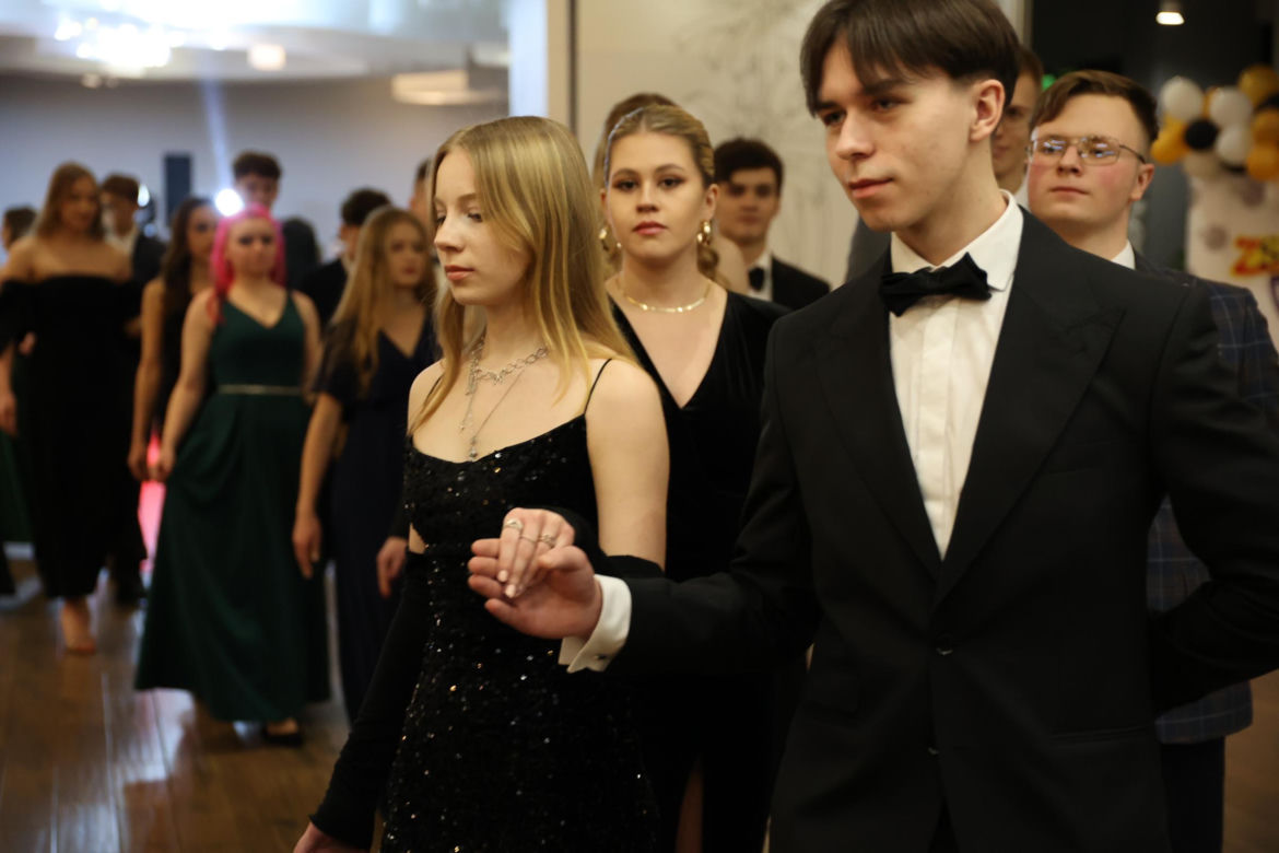 Studniówka Zespołu Szkół Elektronicznych w Lublinie. Tak bawią się tegoroczni maturzyści! 