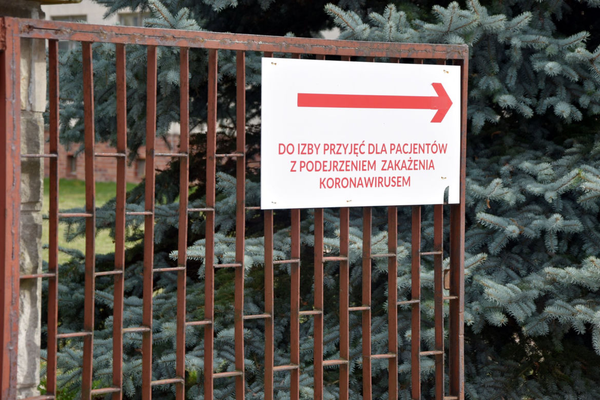 Protest przed szpitalem w Łomzy - NIE dla szpitala zakaźnego