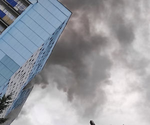 W Rzeszowie płonie mieszkanie w bloku nr 24 na Podwisłoczu