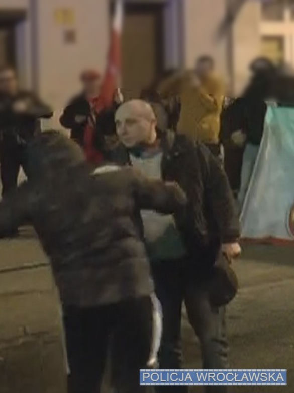 Osoby poszukiwane przez policję po wrocławskim Marszu Niepodległości