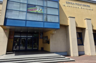 W szkole w Sierakowie koło Rawicza pierwsze lekcje dopiero w poniedziałek. Przez remont