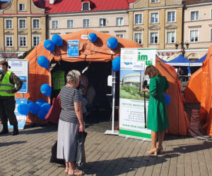 Trwa piknik Zadbaj o zdrowie” na Placu Zamkowym w Lublinie