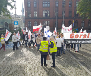 Pracownicy sanepidu w Bydgoszczy wyszli na ulice i zaprotestowali! [ZDJĘCIA]