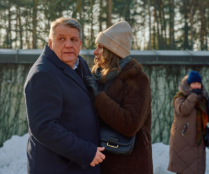 Podczas pogrzebu rodziców Alana Mariuszowi kompletnie puszczają nerwy.