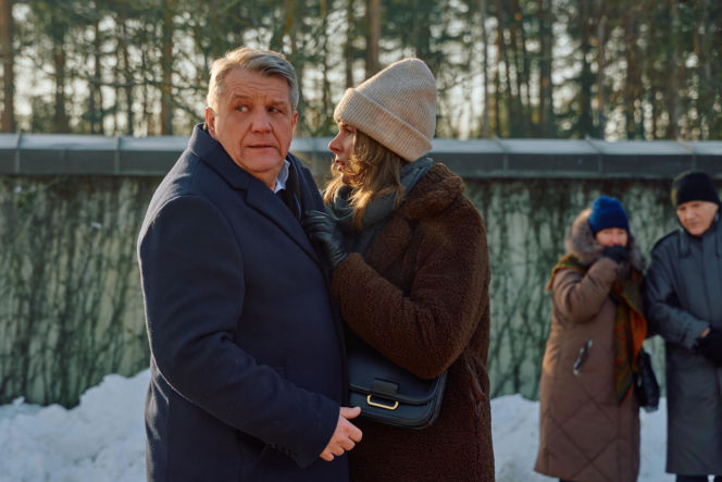 Podczas pogrzebu rodziców Alana Mariuszowi kompletnie puszczają nerwy.