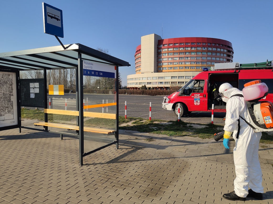 Kalisz walczy z koronawirusem! Trwa dezynfekcja miasta! [ZDJĘCIA] 