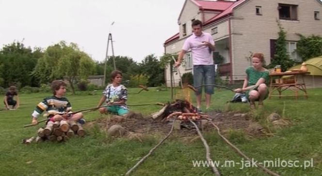 M jak MIŁOŚĆ, odc. 938. Ewa Kolęda (Dominika Kluźniak) i Marek Mostowiak (Kacper Kuszewski)