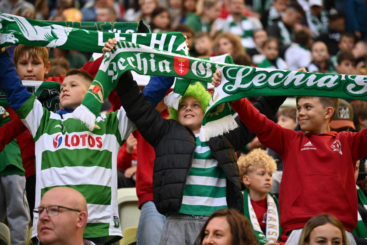 Lechia Gdańsk - Legia Warszawa: Zdjęcia kibiców z meczu 33. kolejki PKO BP Ekstraklasy