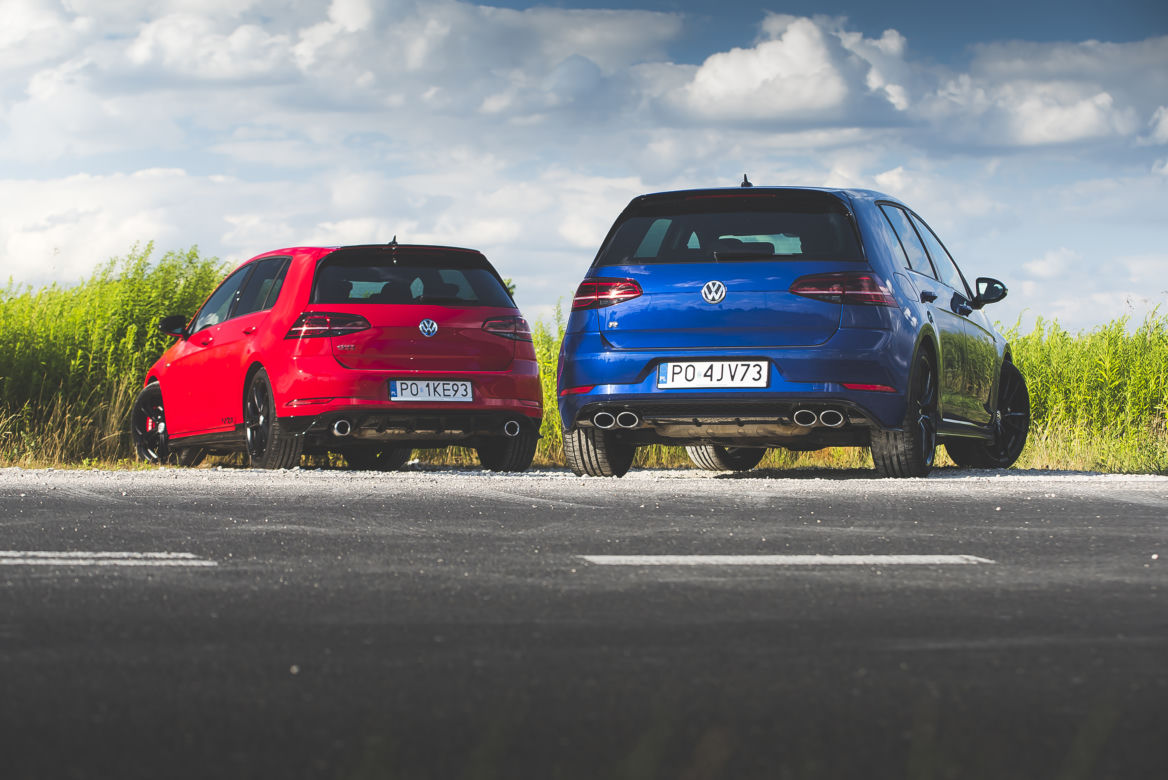 Volkswagen Golf GTI TCR 5D 2.0 TSI 290 KM DSG7 vs. Volkswagen Golf R 5D 2.0 TSI 300 KM DSG7 4Motion