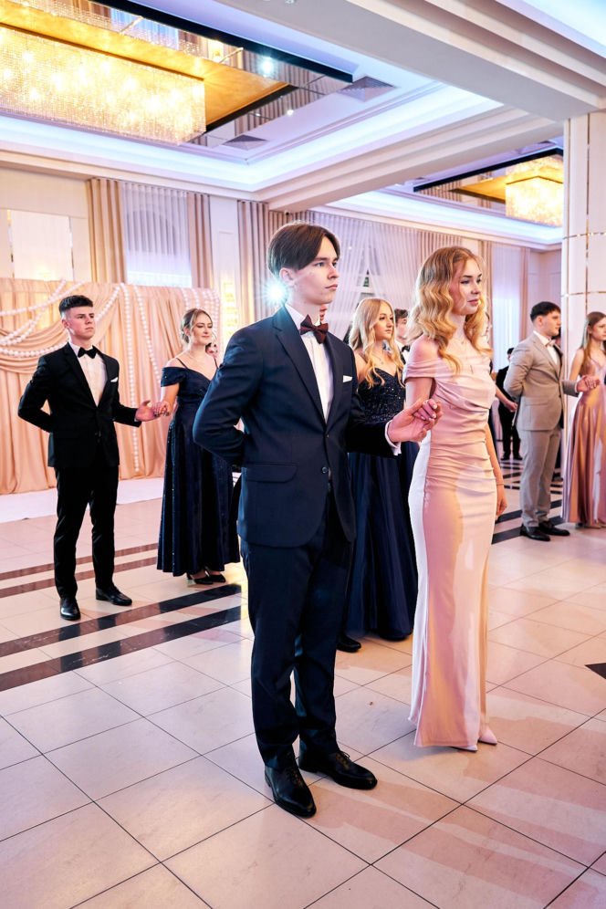 Studniówka siedleckiej Królówki 2026 - walc i polonez