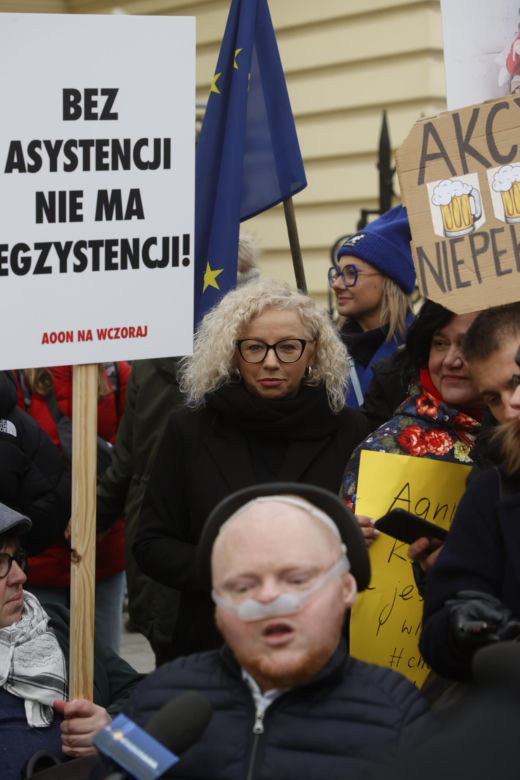 Protest osób z niepełnosprawnościami pod Kancelarią Premiera