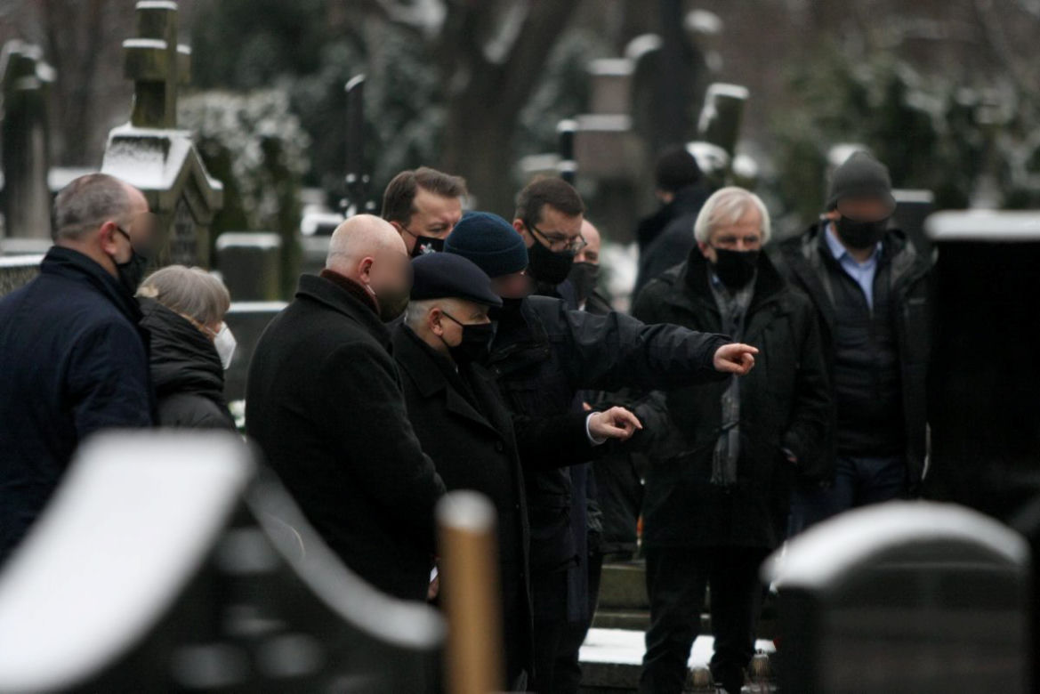 Jarosław Kaczyński. Prezes zabrał premiera na grób brata