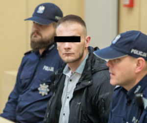 Pobił Alberta i rzucił pod auto?