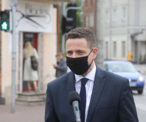 Rafał Trzaskowski kampanię prezydencką zaczął od wizyty u fryzjera!