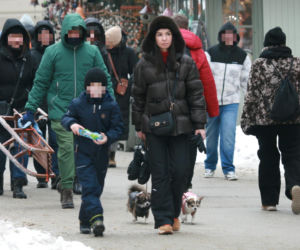 Marta Kaczyńska z synem na spacerze
