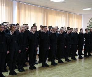 Ślubowanie policjantów w Bydgoszczy. Nasz region zasili 69 nowych funkcjonariuszy! [ZDJĘCIA]