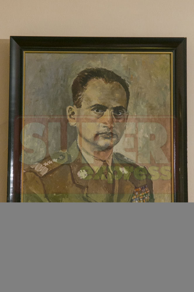 Jaruzelska wprowadza się do domu ojca