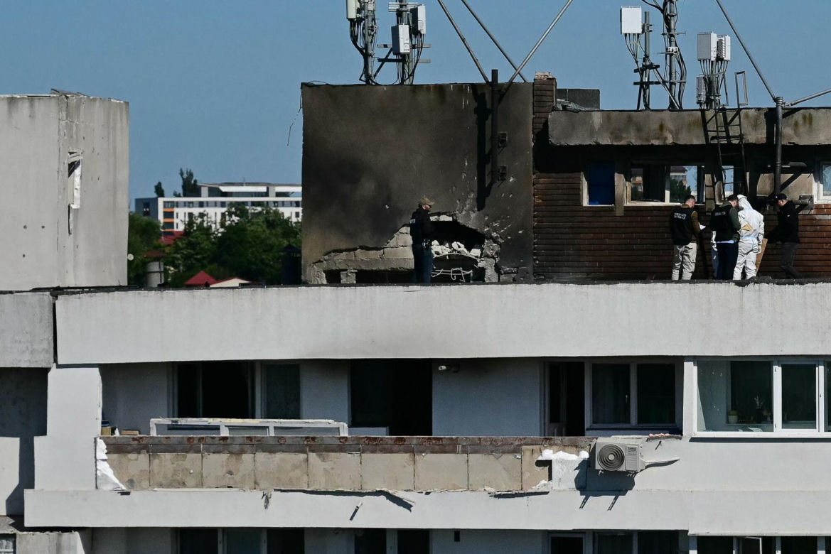 Dron wbił się w blok w Rumunii! Wielki pożar, są ranni