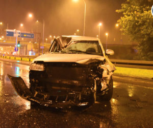 Wypadek na Wale Miedzeszyńskim. Rozbił się mercedes za milion złotych