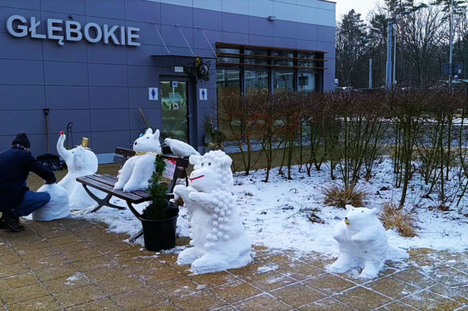 Rzeźby ze śniegu na pętli Głębokie