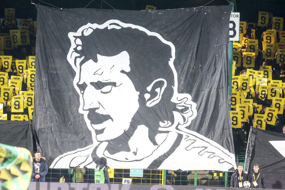 Kibice GKS Katowice upamiętnili Jana Furtoka. Katowiczanie na cześć legendy pokonali Lechię Gdańsk