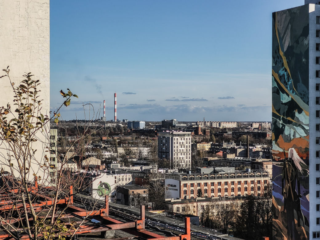 Opuszczony biurowiec "Centralu" odkrywa swoje tajemnice 
