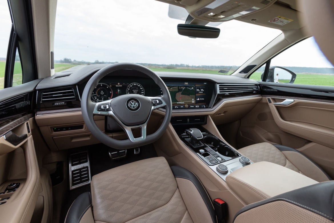 Volkswagen Touareg R Line 4.0 V8 TDI 422 KM