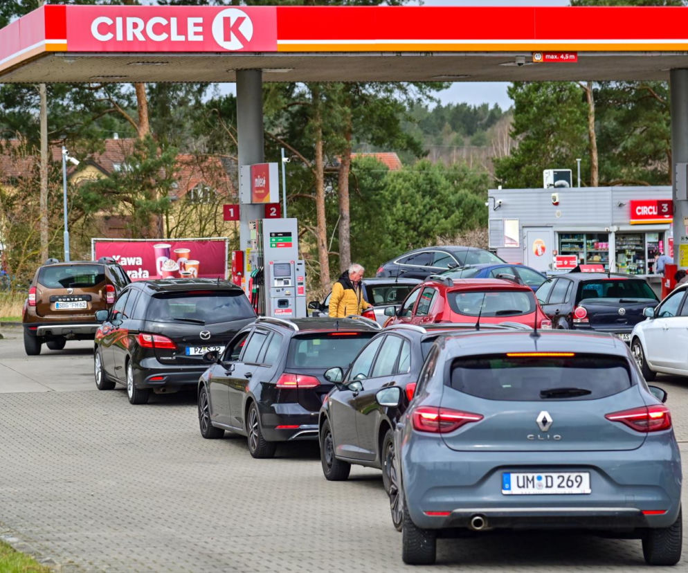 Niemcy masowo ruszyli do Polski. Na stacjach paliw zabrakło miejsca