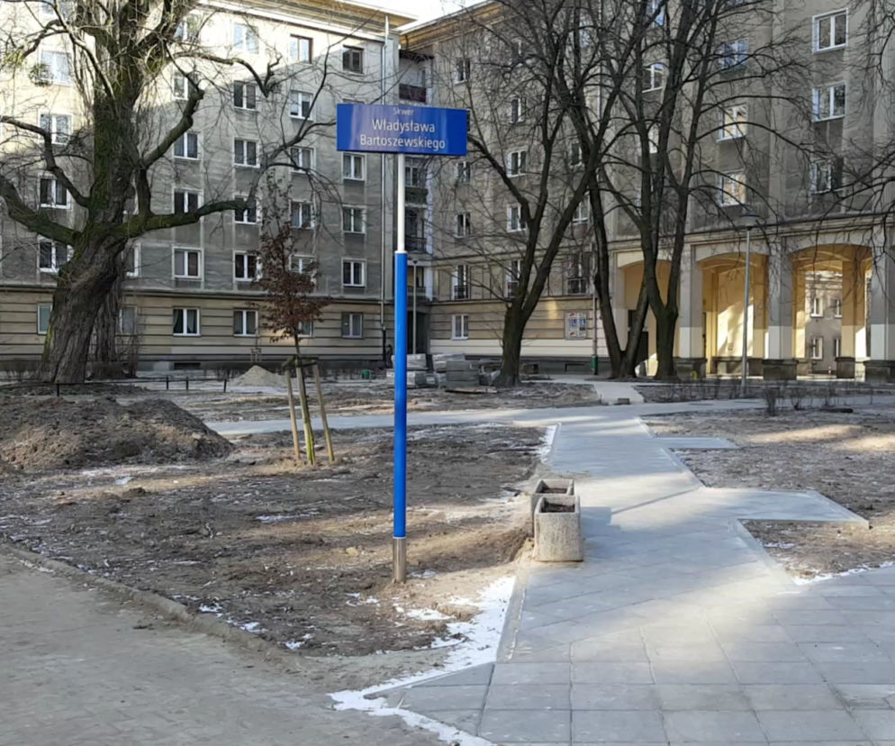 Opłakany stan skweru im. W. Bartoszewskiego [AUDIO]