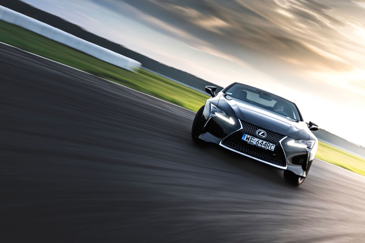 Lexus LC500 na torze Silesia Ring