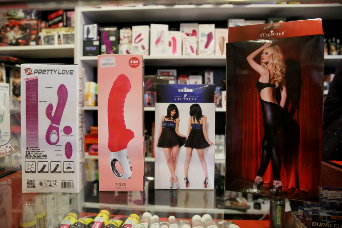 Zrobił TO w sex shopie w biały dzień