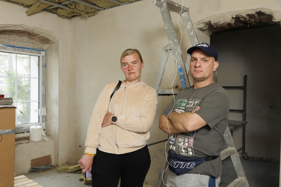 Powodzianie na ostatniej prostej remontu mieszkania. Marzą już tylko o jednym.