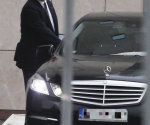Waldemar Pawlak korzysta z limuzyny Mercedes-Benz E 350 4MATIC