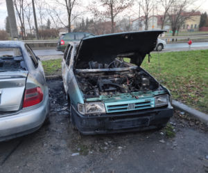Radom: Pożar aut na parkingu przy 11 listopada.