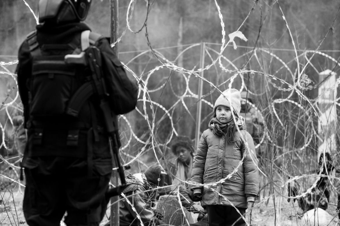 Ta scena w filmie Holland przejdzie do historii. "Zielona granica" uderza w polskich żołnierzy?! Szokujące