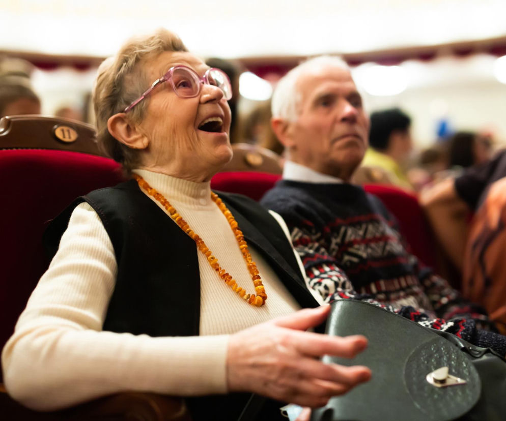Sniorzy w teatrze, zdjęcie ilustracyjne
