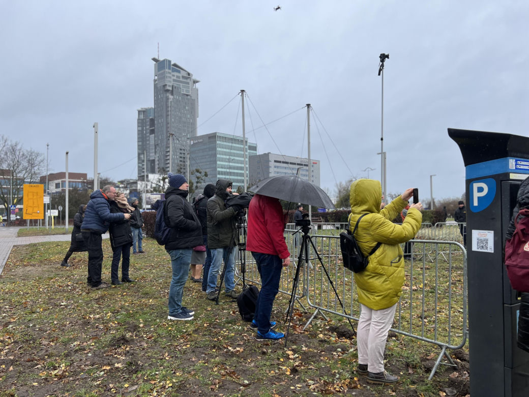 Widowiskowy przejazd Sokoła w Gdyni. Te zdjęcia zapierają dech w piersiach!