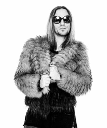 Idol: Wojtek Łuszczykiewicz z zespołu VIDEO jurorem muzycznego show!