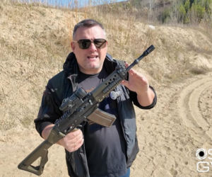 Karabin SIG 553 - niezawodność Kałasznikowa w szwajcarskim wydaniu