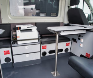 Policyjny Ambulans Pogotowia Ruchu Drogowego