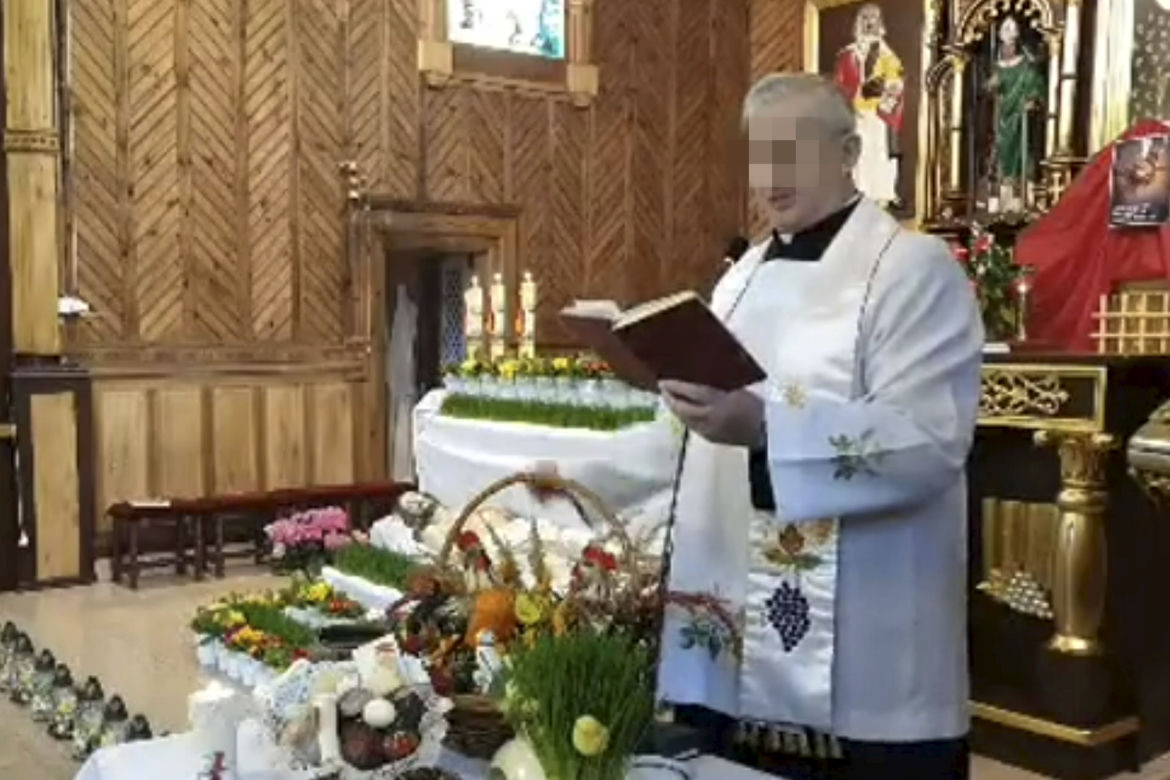 Domostawa. Proboszcz przed emeryturą przelał sobie 2 mln zł z konta parafii [GALERIA]