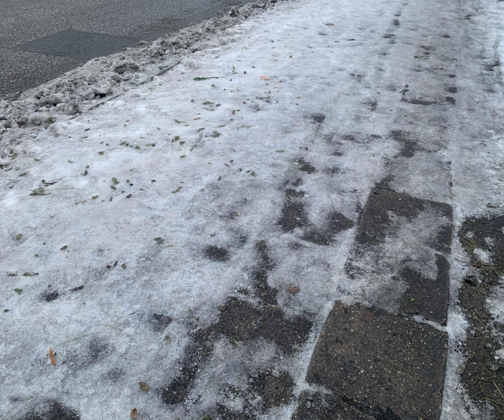 Mróz w Bydgoszczy. Nocami temperatura schodzi poniżej –10°C. Służby apelują o pomoc dla bezdomnych