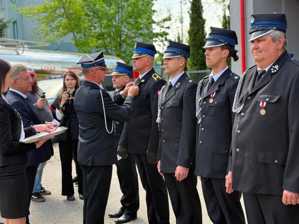Uroczyste Obchody Dnia Strażaka w Starachowicach. Odznaczenia, awanse i wyróżnienia dla strażaków