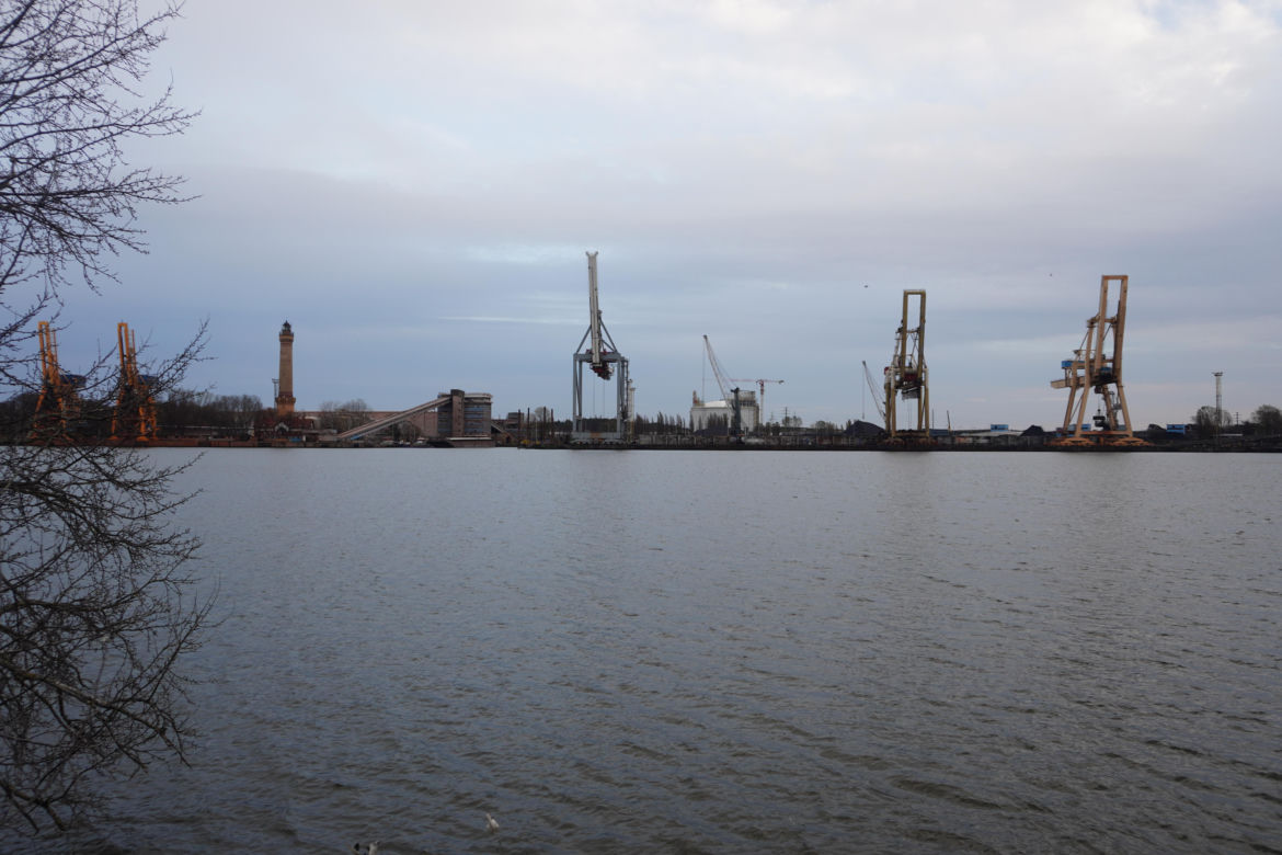 Latarnia morska i port w Świnoujściu