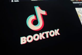 Jeden z największych hitów BookToka trafi na ekran. Niestety nie mam dobrych wieści