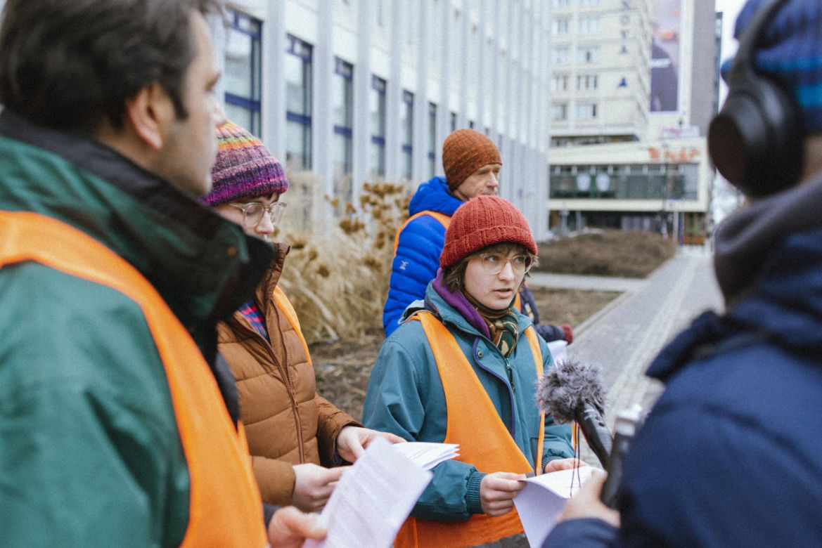 Kilkudziesięciu aktywistów stanie przed sądem. Ostatnie Pokolenie szykuje się na procesy za blokady warszawskich ulic