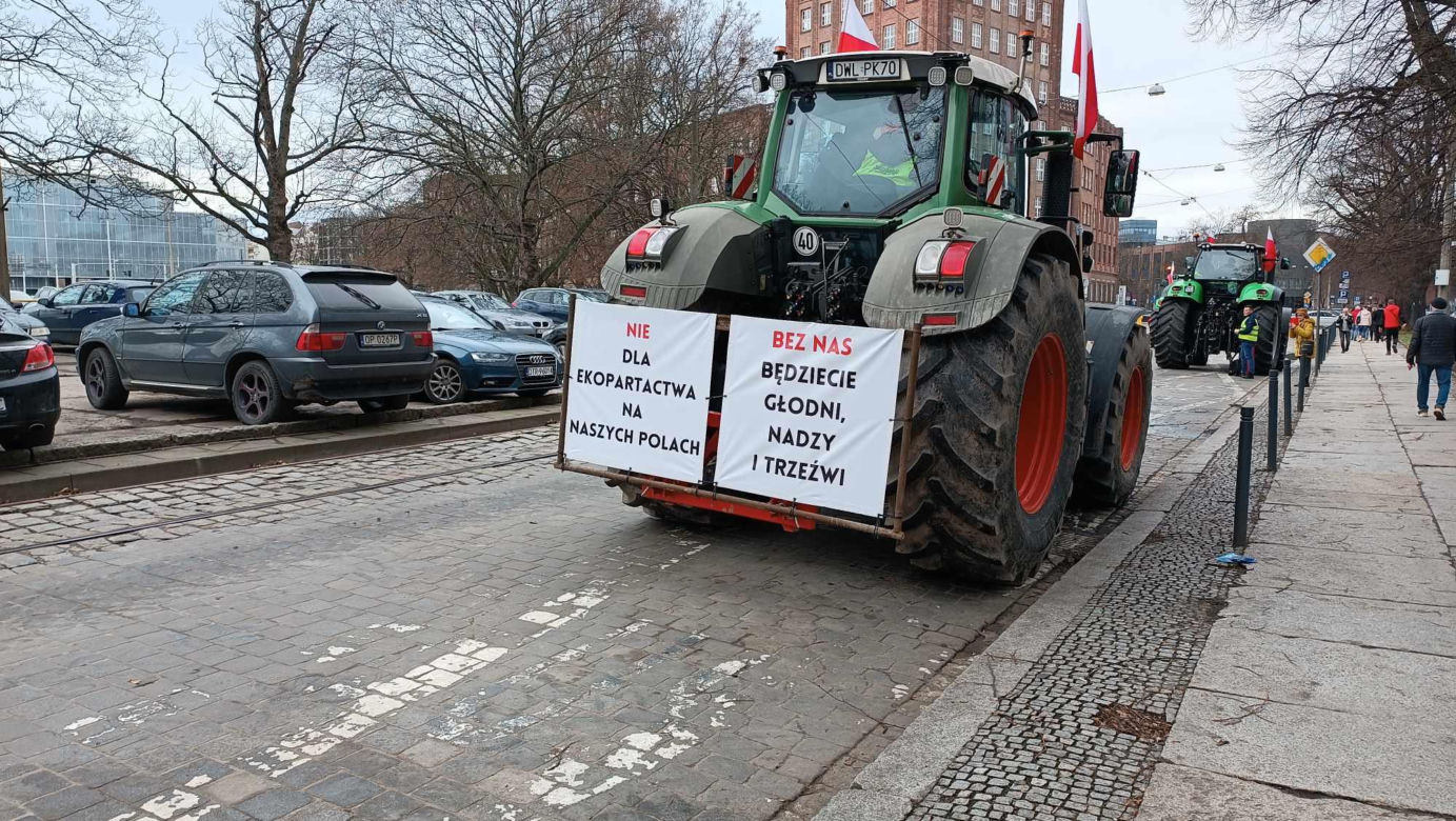  Hasła z protestu rolników we Wrocławiu. "Głód poczujesz, rolnika uszanujesz!"