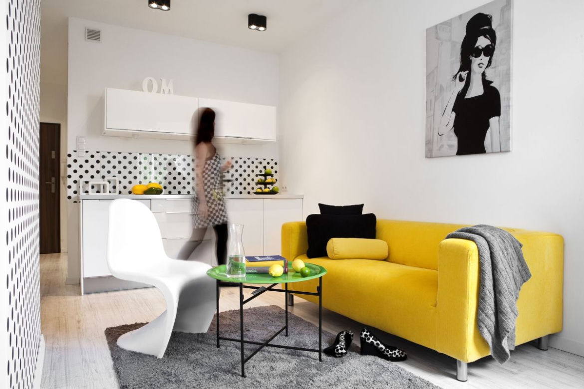 Żółta sofa